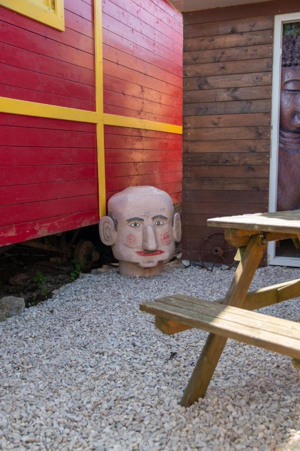 Roulotte Et Sauna De Tonton Bouvy Au Domaine Du Reuze Winnezeele Eksteriør billede